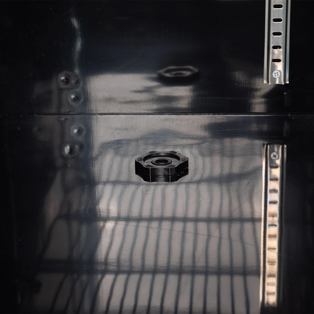 Armoire à boissons ECO 630 avec enseigne lumineuse et portes battantes