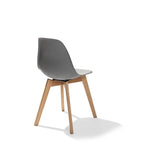 Feros Keeve chaise empilable grise sans accoudoirs, structure en bois de bouleau et assise en plastique, 470 x 530 x 830 mm