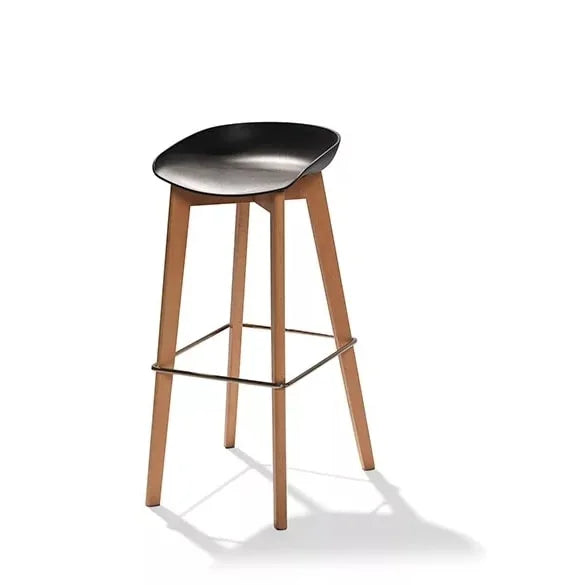 Feros Keeve tabouret de bar noir bas, structure en bois de bouleau et assise en plastique, 530 x 470 x 900 mm