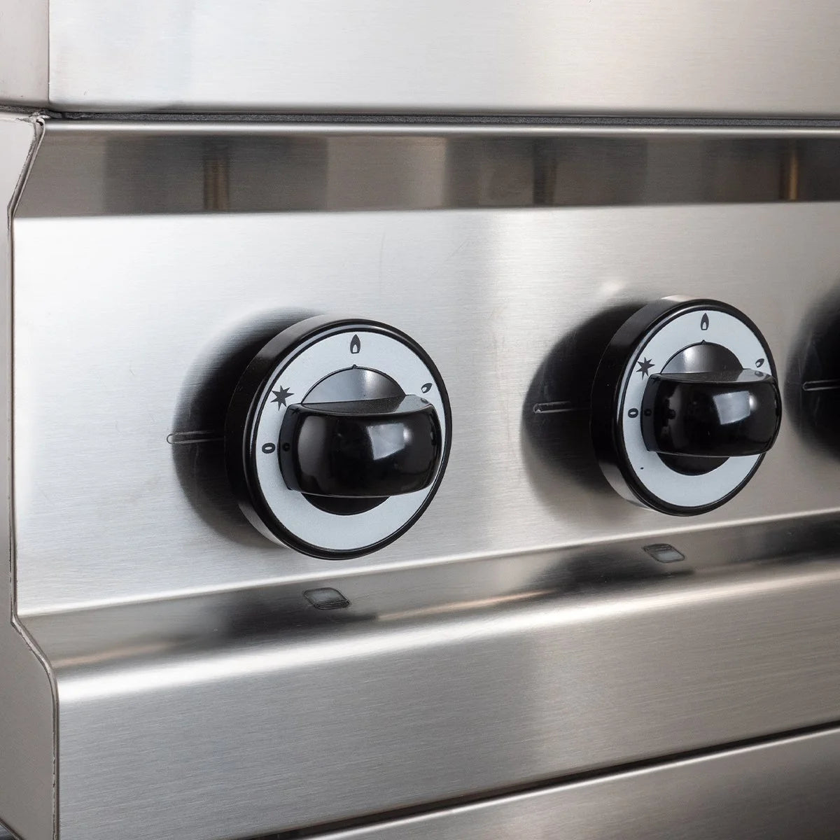 Gasherd Serie 700 - 70/70 mit Elektrobackofen, Umluft  - 4 Kochstellen - 30,6 kW