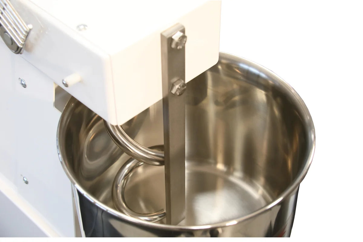 Pétrin à spirale PROFI 33 Litres 400V avec roulettes - tête fixe