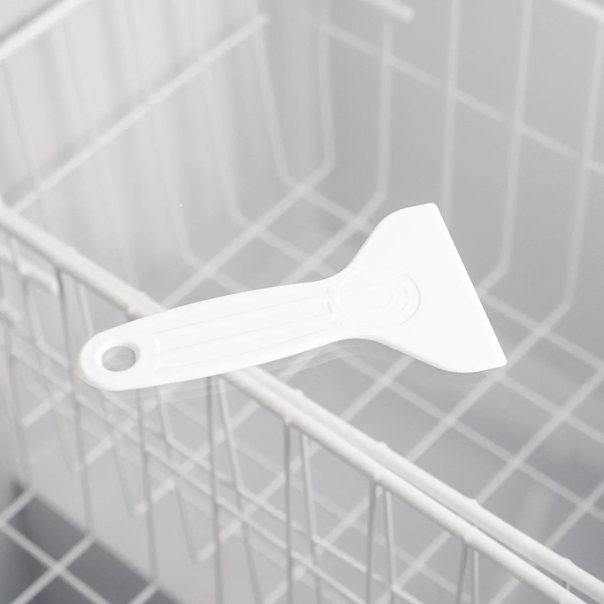 Tiefkühltruhe ECO 450 mit Glasschiebedeckel, 4 Rollen