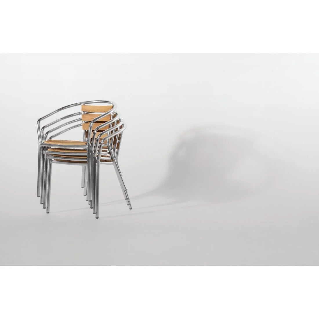 Fauteuils empilables Bolero en aluminium et bois de frêne - 4 pièces