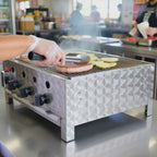 grill à gaz avec 3 brûleurs 10 kW, 650 x 570 x 270 mm